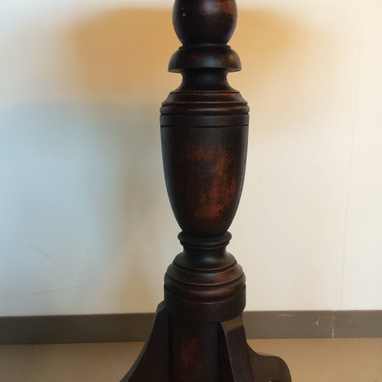 19th Century American Federal Period Candle Stand For Sale