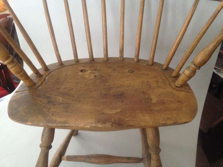 Carved American Colonial Windsor Arm Chair For Sale