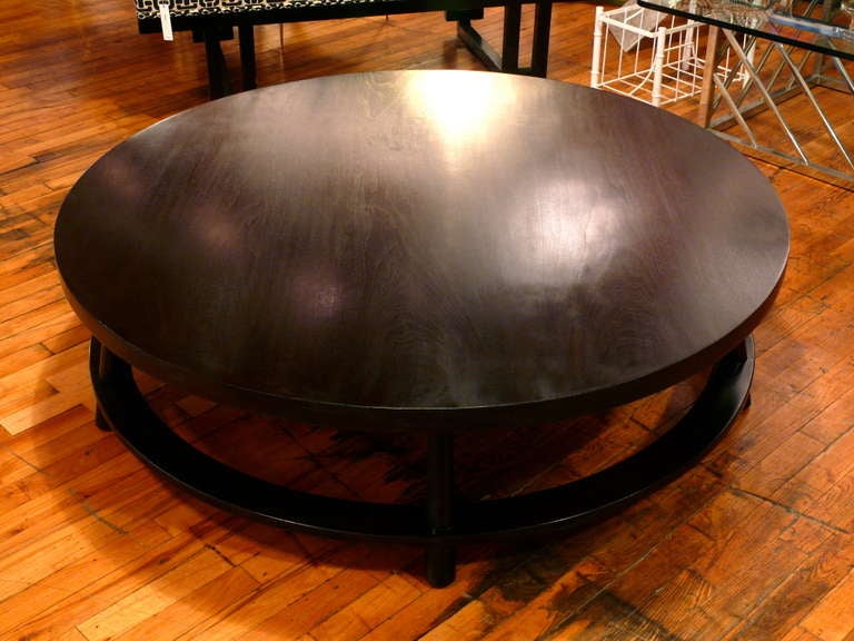 Peripheral Round Coffee Table In Excellent Condition In New York, NY
