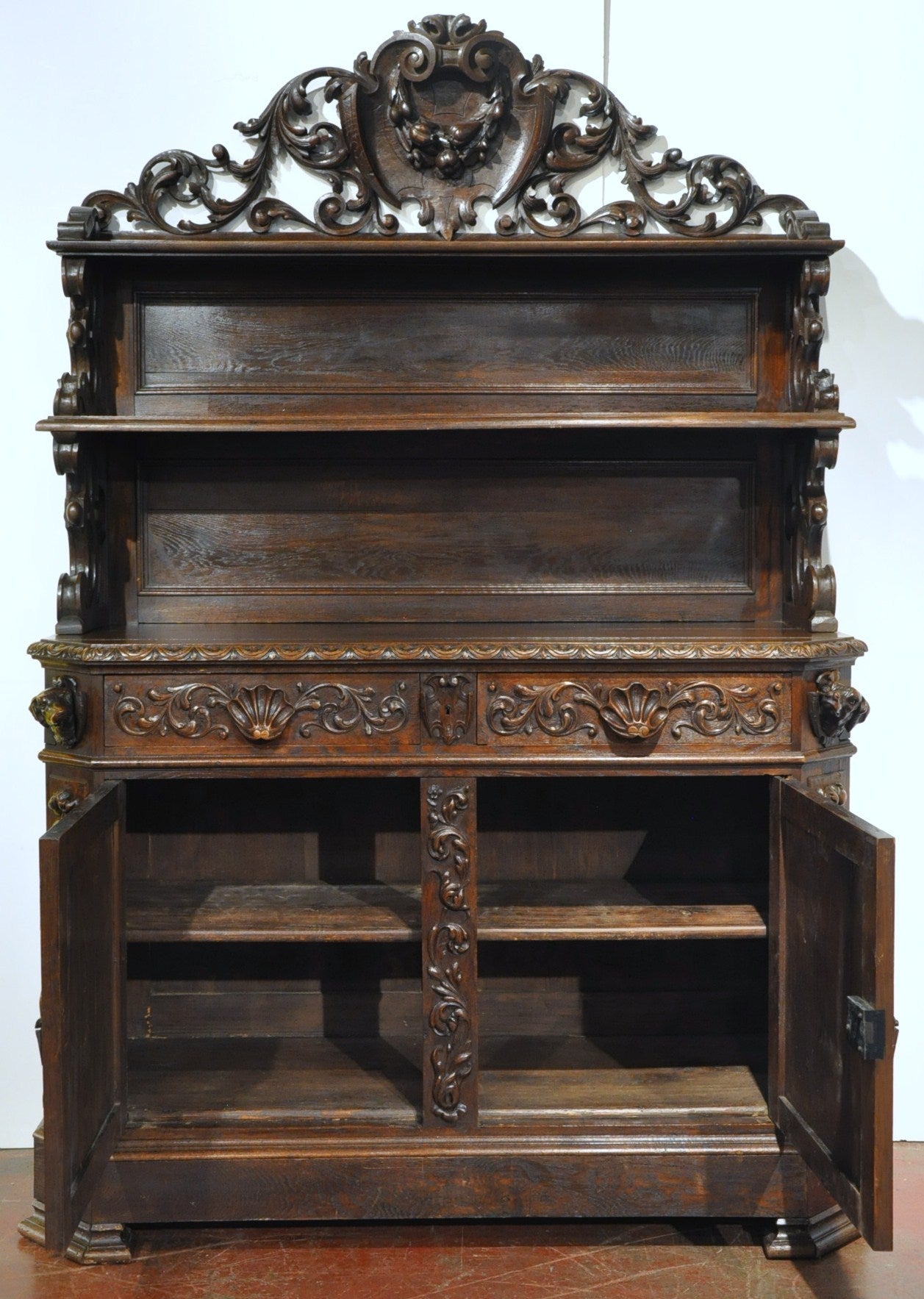 19th Century French Black Forest Carved Oak Display Buffet with Hunt Motifs 1