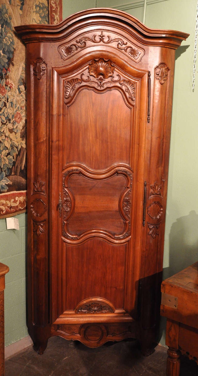 Pair of Large French Walnut Corner Cabinets from Lyon In Excellent Condition In Dallas, TX