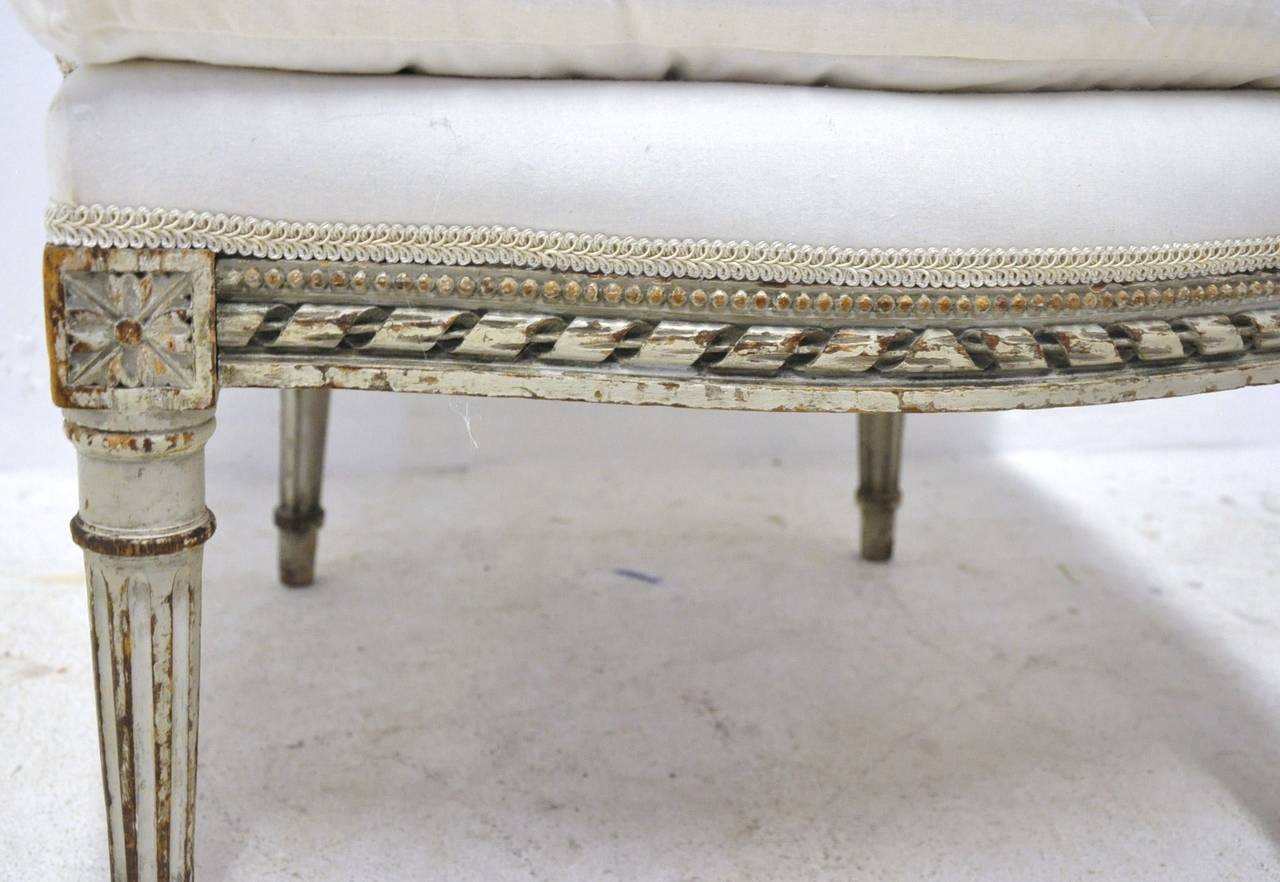 Antique Louis XVI Painted Duchesse Brisee Chaise In Excellent Condition In Dallas, TX