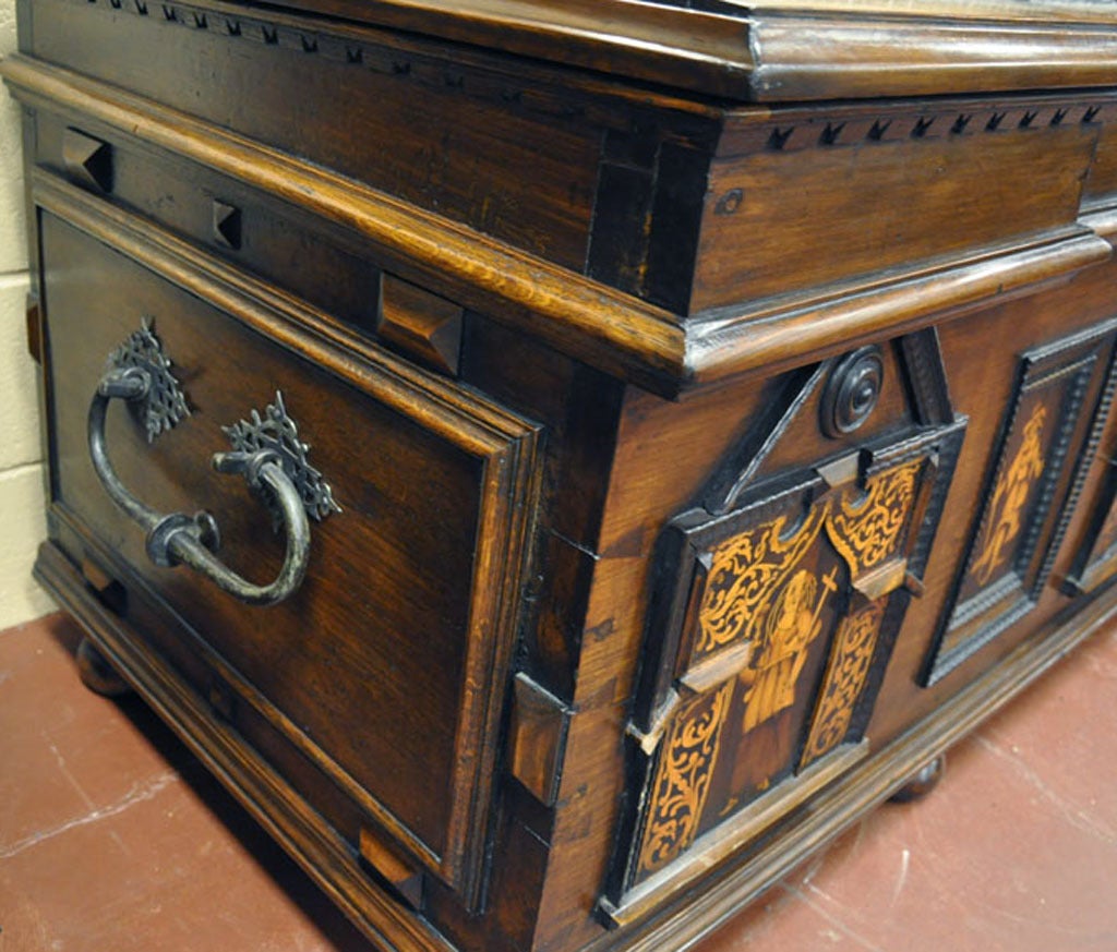 Large 18th Century Antique Spanish Trunk Blanket Chest with Marquetry Insets In Excellent Condition In Dallas, TX