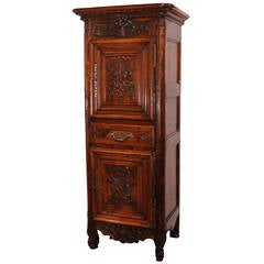 19th Century Louis XV French Carved Walnut Homme-Debout Cabinet from Provence 4