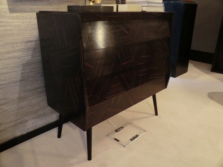 Italian 50s Chest of Drawers Newly Covered in Palisander Veneer Marquetry