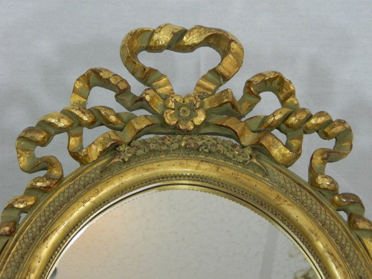 Italian Hand-Carved Gold Leaf Oval Vanity Mirror, 20th Century In Good Condition For Sale In Savannah, GA