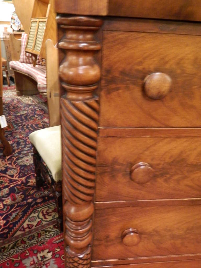Late 19th Century Five Drawer Federal Chest on Turned Feet In Excellent Condition In Savannah, GA