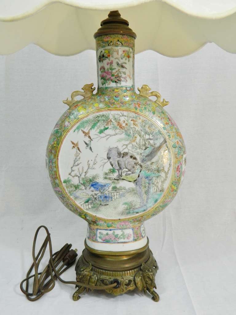 19th Century Rose Medallion Chinese Porcelain Lamp on a Bronze Base 2