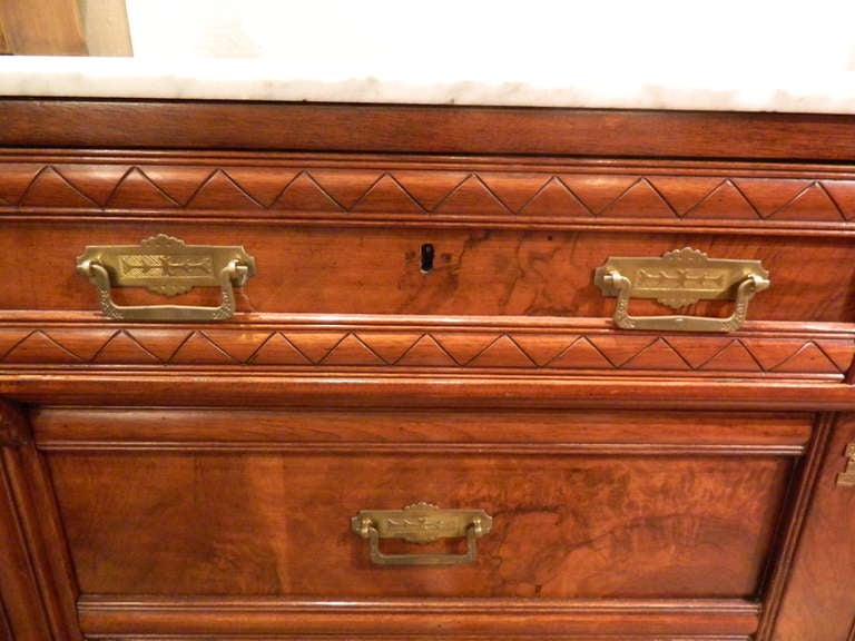 American 20th Century Victorian Two Over Two Mahogany Chest of Drawers with Marble Top