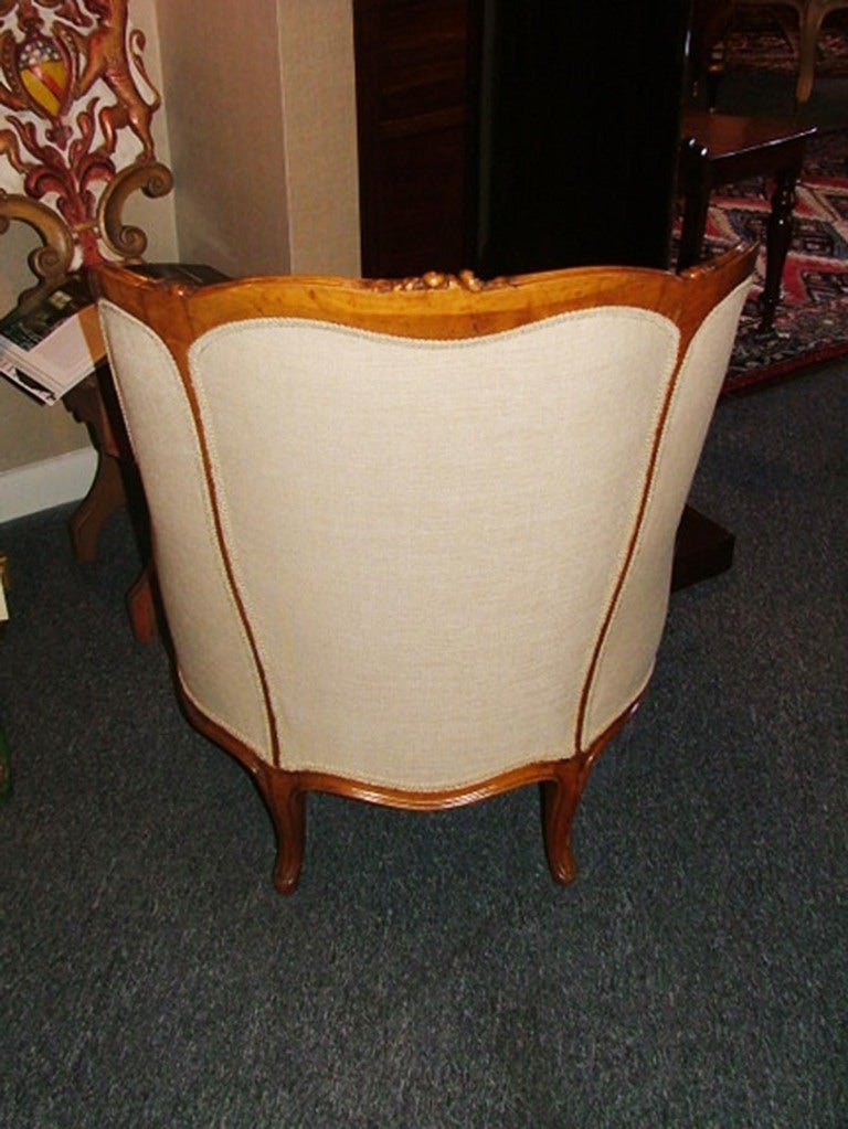 Early 20th Century Pair of French Carved Bergère Chairs In Excellent Condition In Savannah, GA