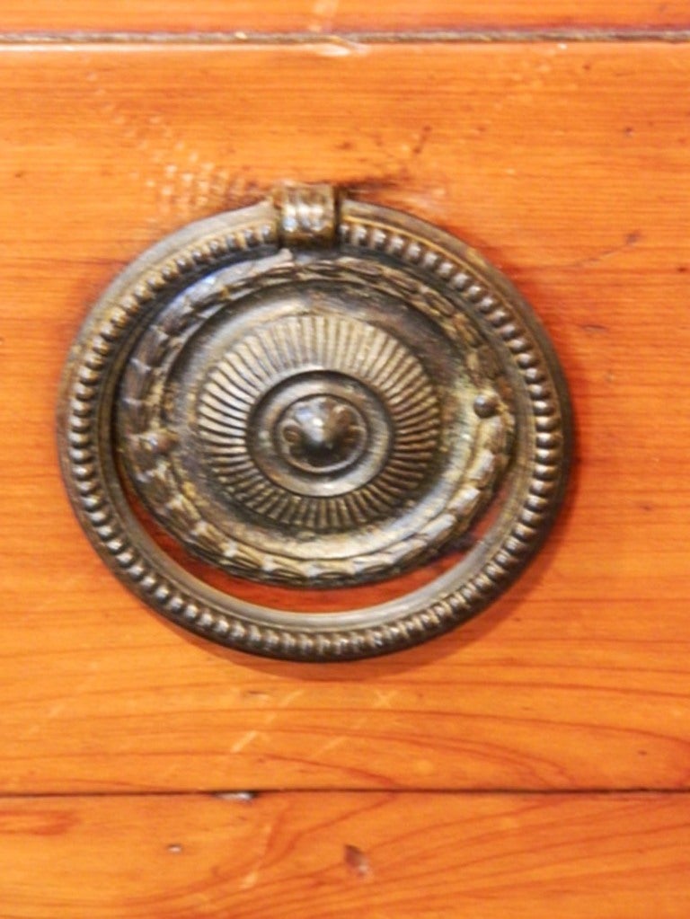 Commode o cassettiera provinciale in legno di frutto in stile Luigi XVI, XIX secolo in vendita 2
