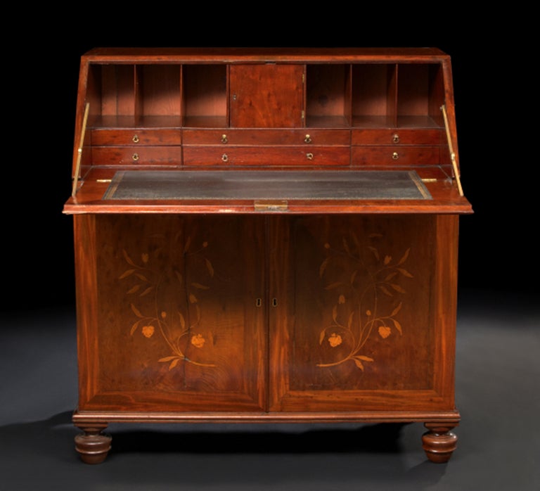 George III Mahogany Bureau or Slant Front Desk, 19th Century In Good Condition In Savannah, GA