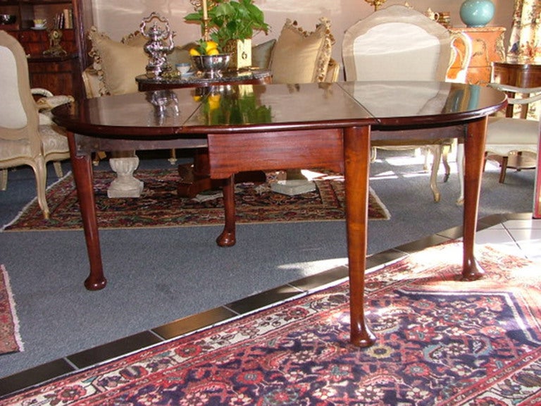 American Solid Mahogany Gate Leg Table, circa 1820 For Sale 2