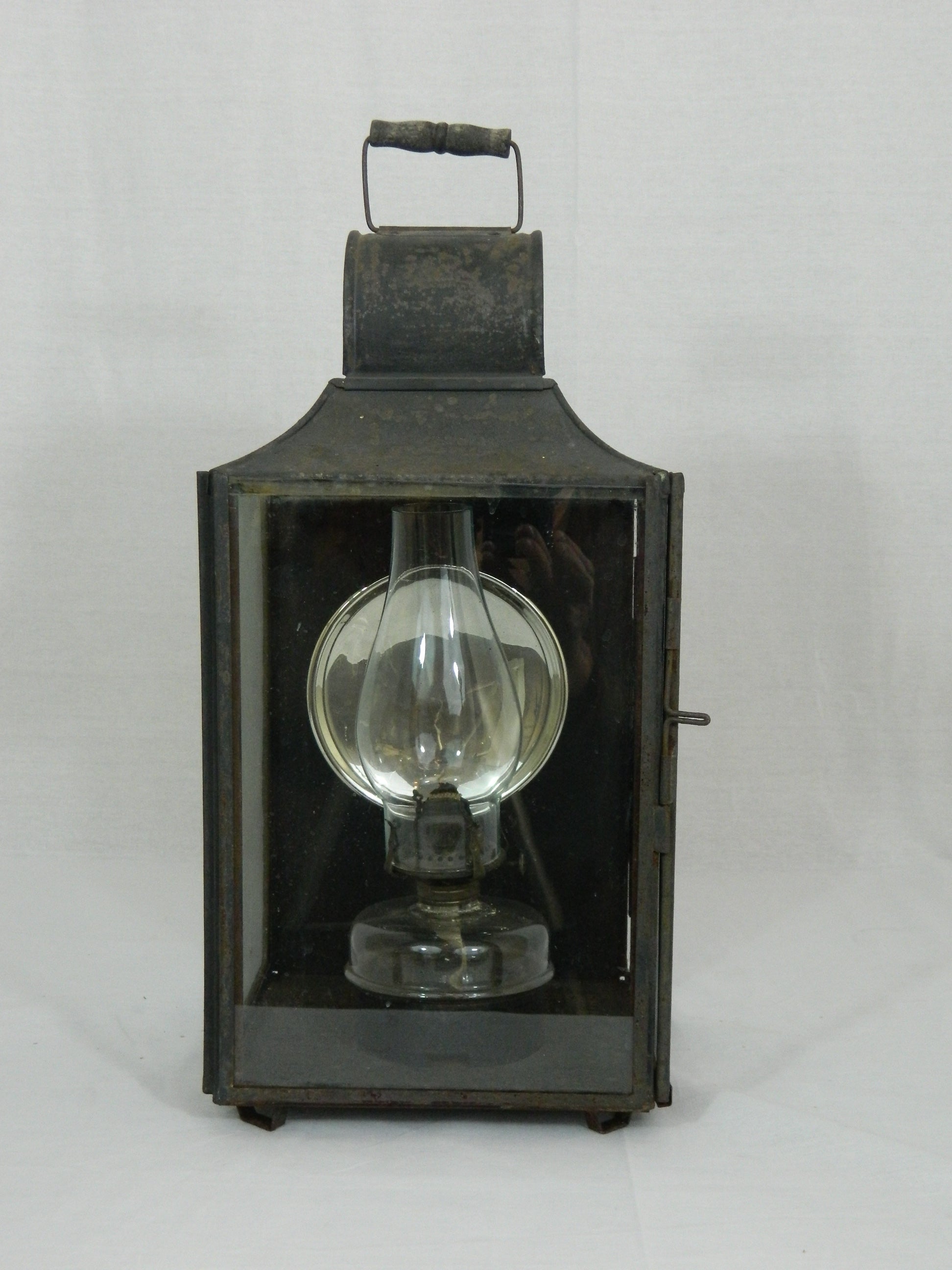 Carriage Gas Lantern with Mercury Glass Reflector