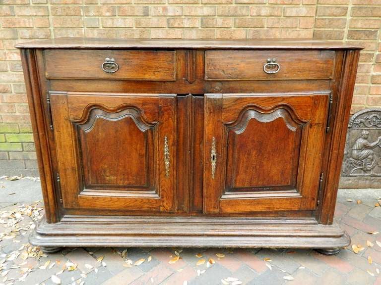 19th Century French Oak Louis XIV Style Buffet In Excellent Condition In Savannah, GA