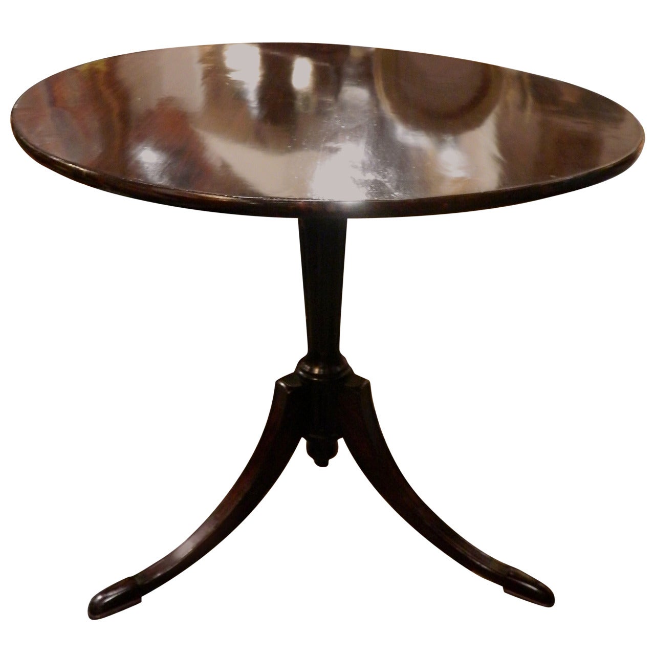 English Regency Tilt Top Mahogany Round Table, 19th Century