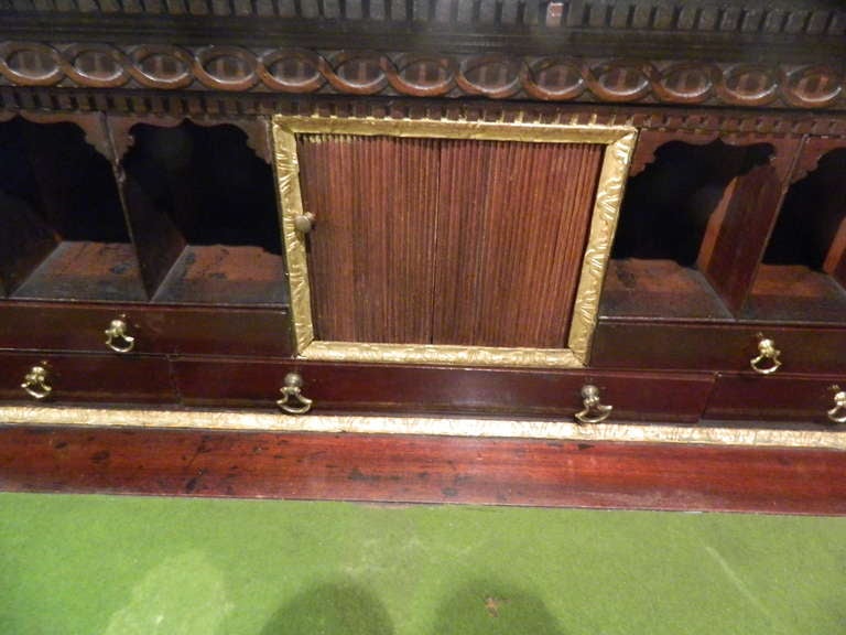 Englischer Butlers-Schreibtisch aus Mahagoni, um 1825 im Angebot 4