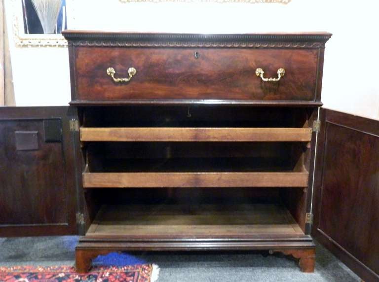 19th Century Circa 1825 English Mahogany Butlers Desk For Sale