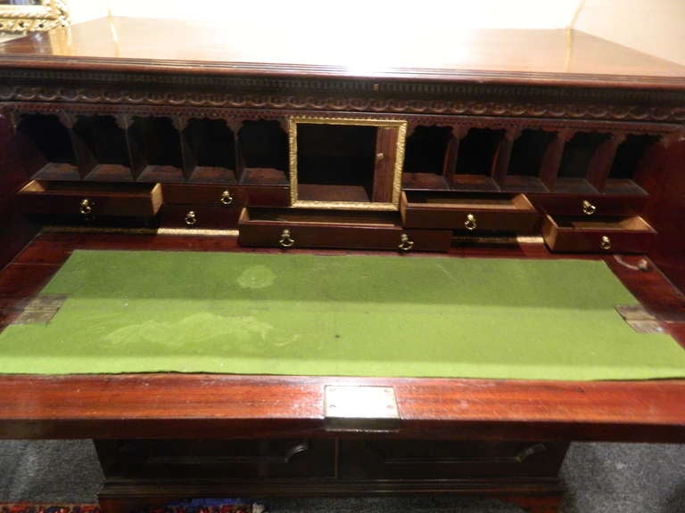 Englischer Butlers-Schreibtisch aus Mahagoni, um 1825 im Angebot 3