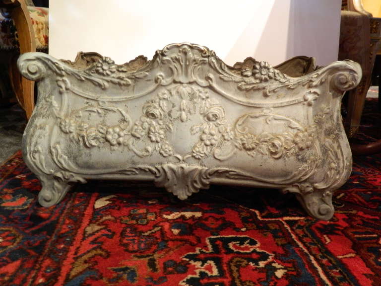 19th Century French Revival Cast Iron Planter In Distressed Condition In Savannah, GA