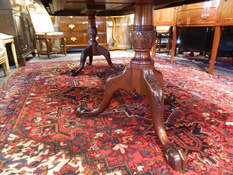 English Double Pedestal Mahogany Dining Table In Excellent Condition In Savannah, GA