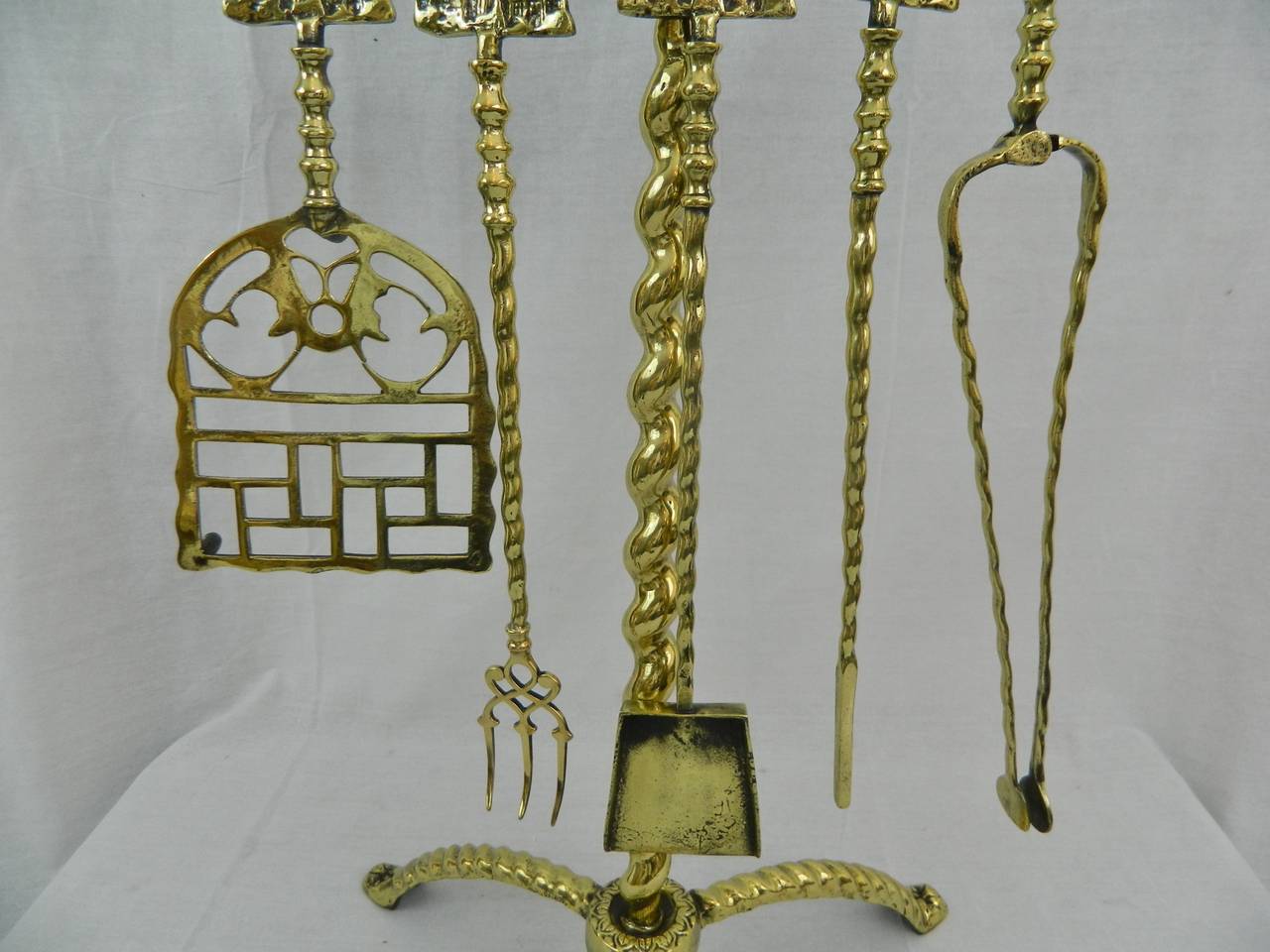 Polished Brass Windmill Design Set of Five Fireplace Tools, 19th Century In Good Condition For Sale In Savannah, GA