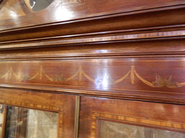 Bücherregal aus Mahagoni, Seidenholz und Intarsien im George-III-Stil, 19. Jahrhundert im Angebot 3