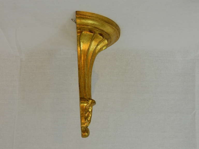 Pair of Italian Gilt Wood Wall Brackets In Excellent Condition In Savannah, GA