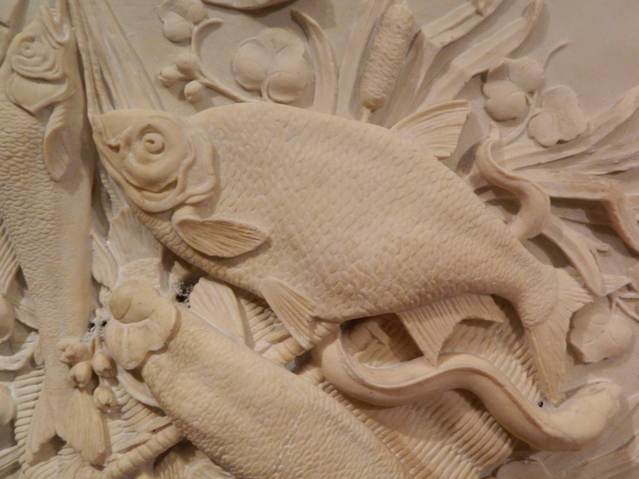 Neoclassical Style Relief Wall Plaque Depicting a Trophy with Fish, 20th Century In Excellent Condition In Savannah, GA