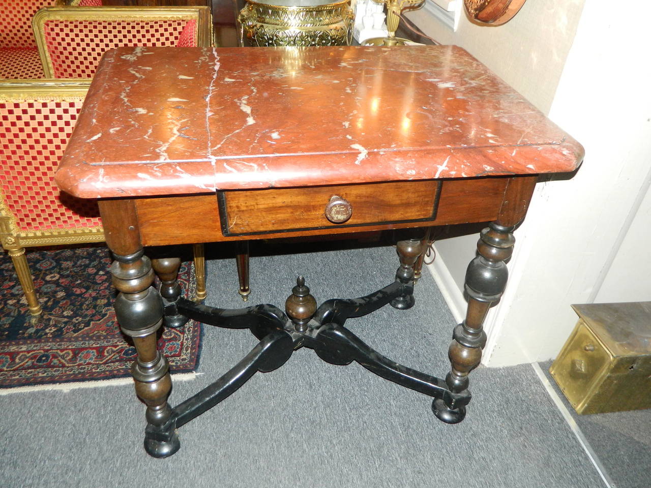Portuguese Walnut Side Table with Rectangular Marble-Top, Early 18th Century In Good Condition In Savannah, GA