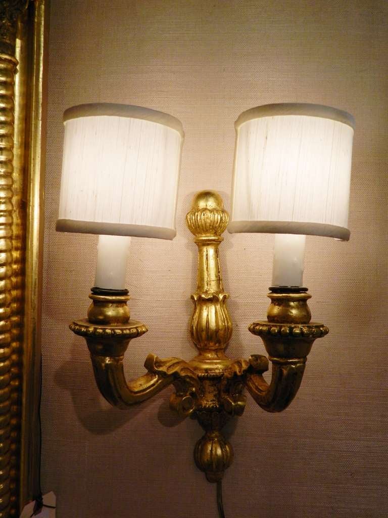 Pair of Italian Gold Leaf Wood Wall Sconces, 20th Century For Sale 1