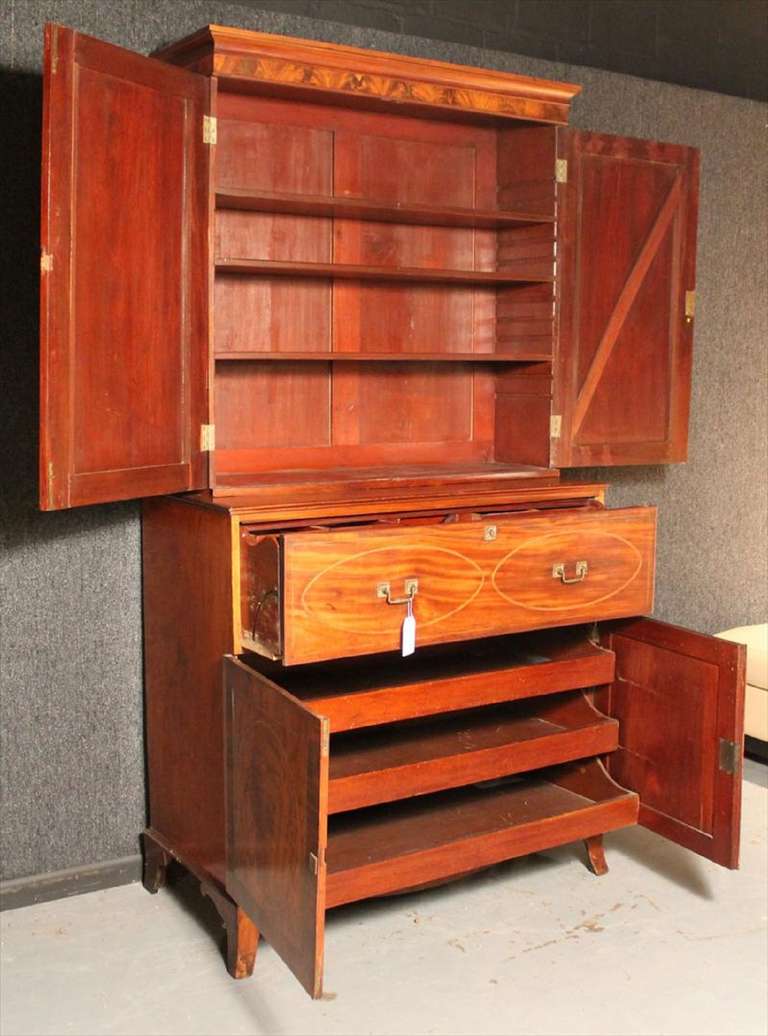 American Federal Inlaid Mahogany Bookcase Secretary, 19th Century For Sale 1