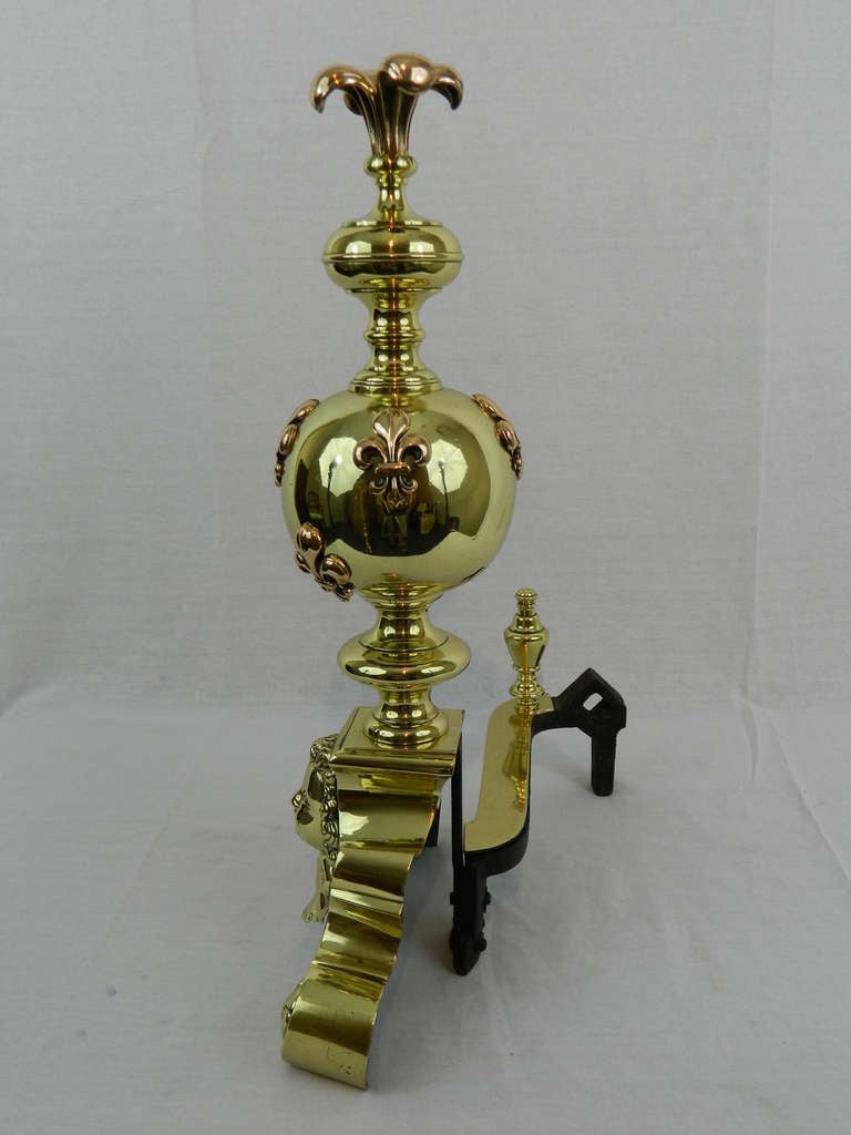 Pair of Chenets or Andirons with a Fleur-de-Lys Motif Finials, 19th Century In Excellent Condition In Savannah, GA