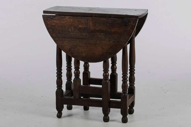 Early 19th Century English Oak Gate Leg Table 2