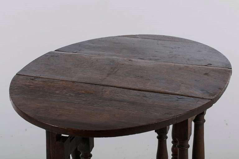 Early 19th Century English Oak Gate Leg Table 5