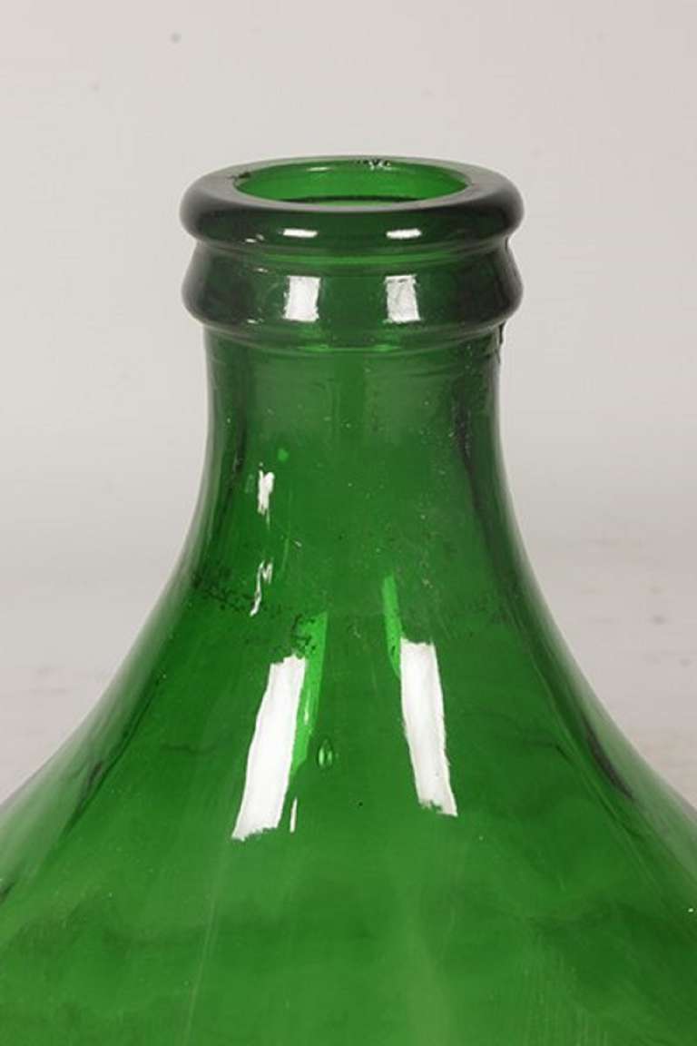 Early 20th Century Pair of Italian Green Glass Wine Bottles Adapted as Lamps 4