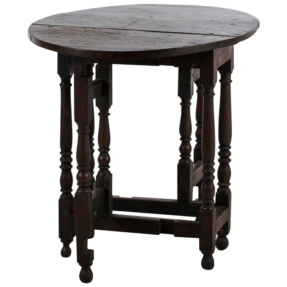 Early 19th Century English Oak Gate Leg Table