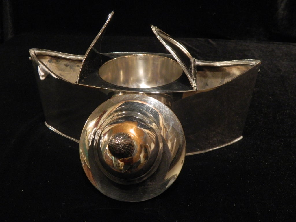 English Silver Caviar Boat on Diminutive Square Feet, Late 19th Century For Sale 2