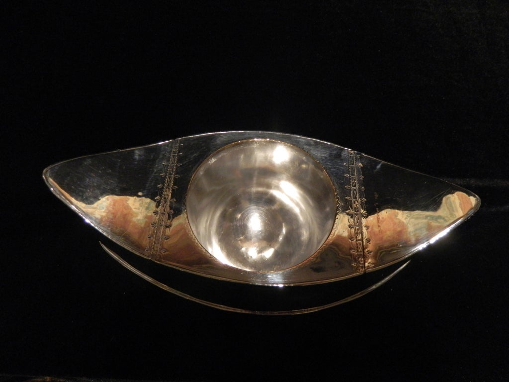 English Silver Caviar Boat on Diminutive Square Feet, Late 19th Century For Sale 4