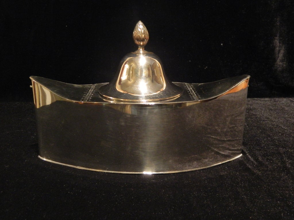 English Silver Caviar Boat on Diminutive Square Feet, Late 19th Century For Sale 7