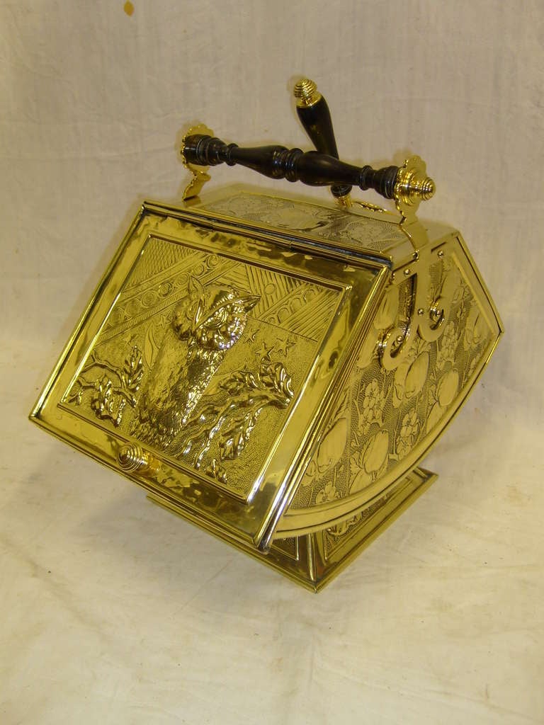English Brass Decorated Coal Scuttle or Box and Shovel In Excellent Condition In Savannah, GA