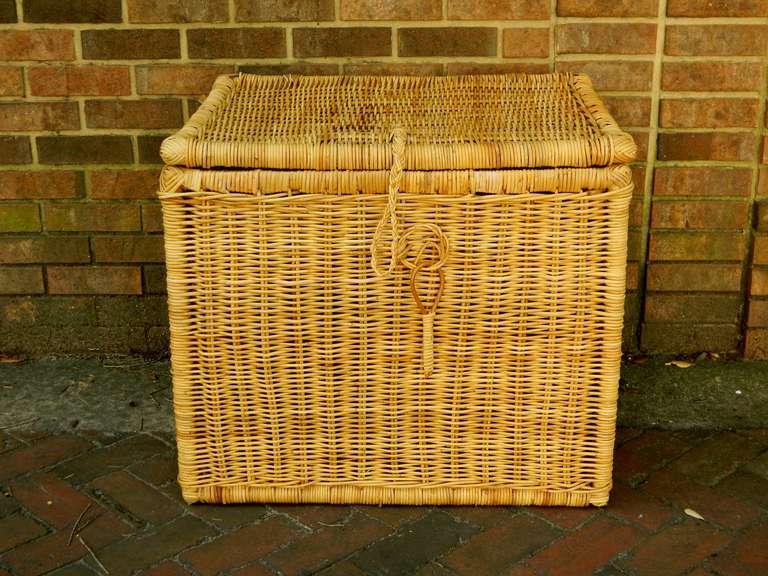 Pair of Early 20th Century French Large Wicker Storage Baskets In Excellent Condition In Savannah, GA