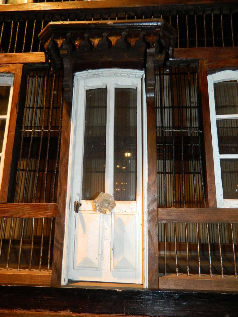 French Chateau Wood and Wire Birdcage In Excellent Condition In Savannah, GA