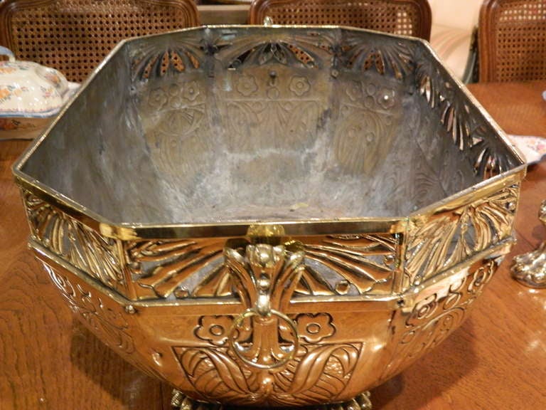Brass Jardiniere Fountain Bowl Ending on Front Paw Supports, 19th Century 2