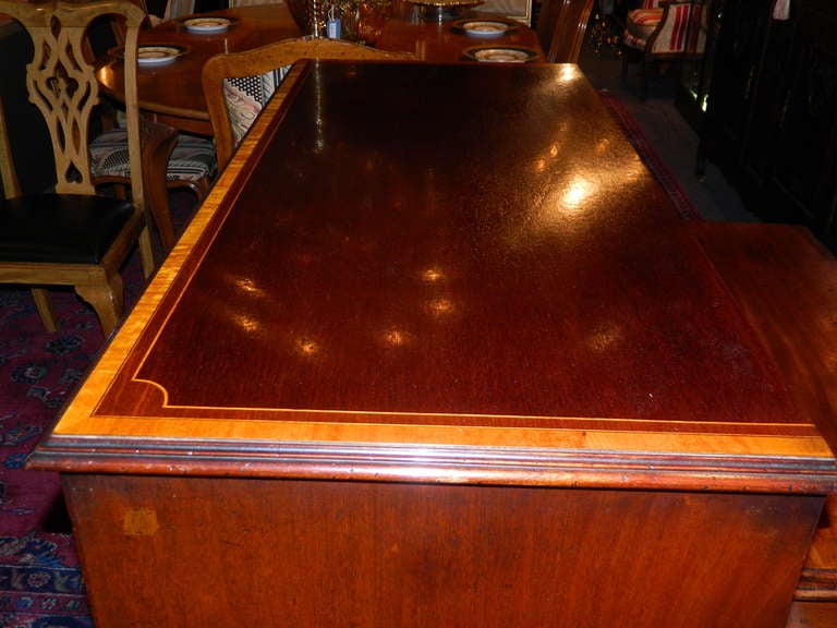 Circa 1800s Inlaid Sheraton Mahogany Chest with Satinwood Cross Banded Top In Excellent Condition In Savannah, GA