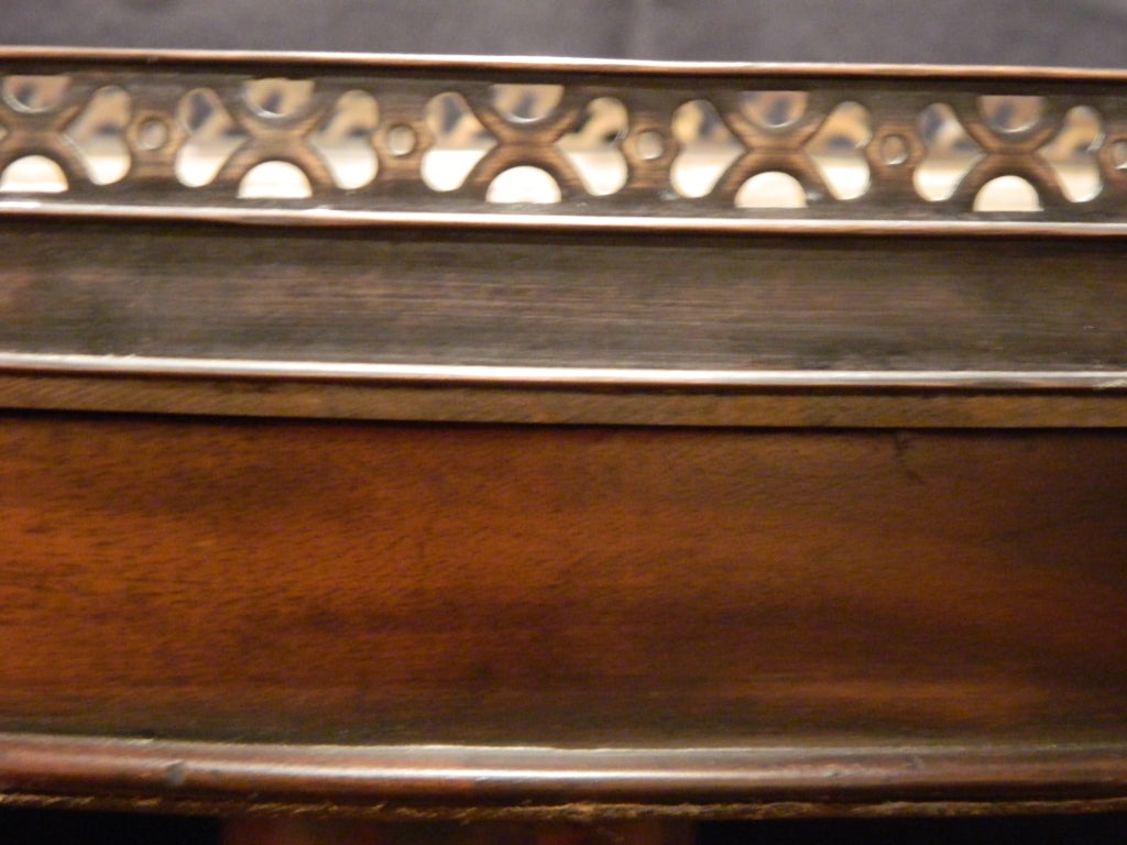 A Mahogany Serviteur or Plateau with a Marble Galleried Top 2