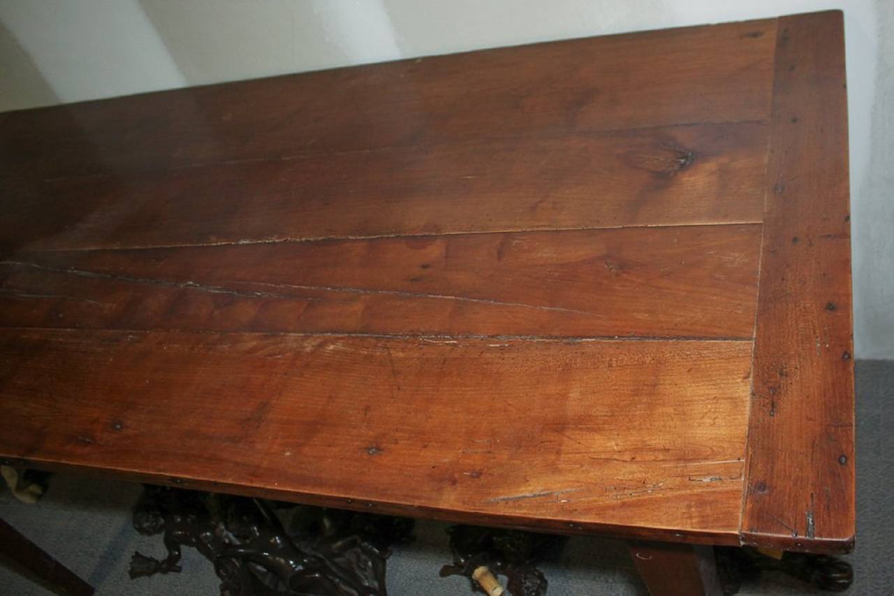 French Walnut Farm or Work Table with a drawer and a server pull-out, 18th Century