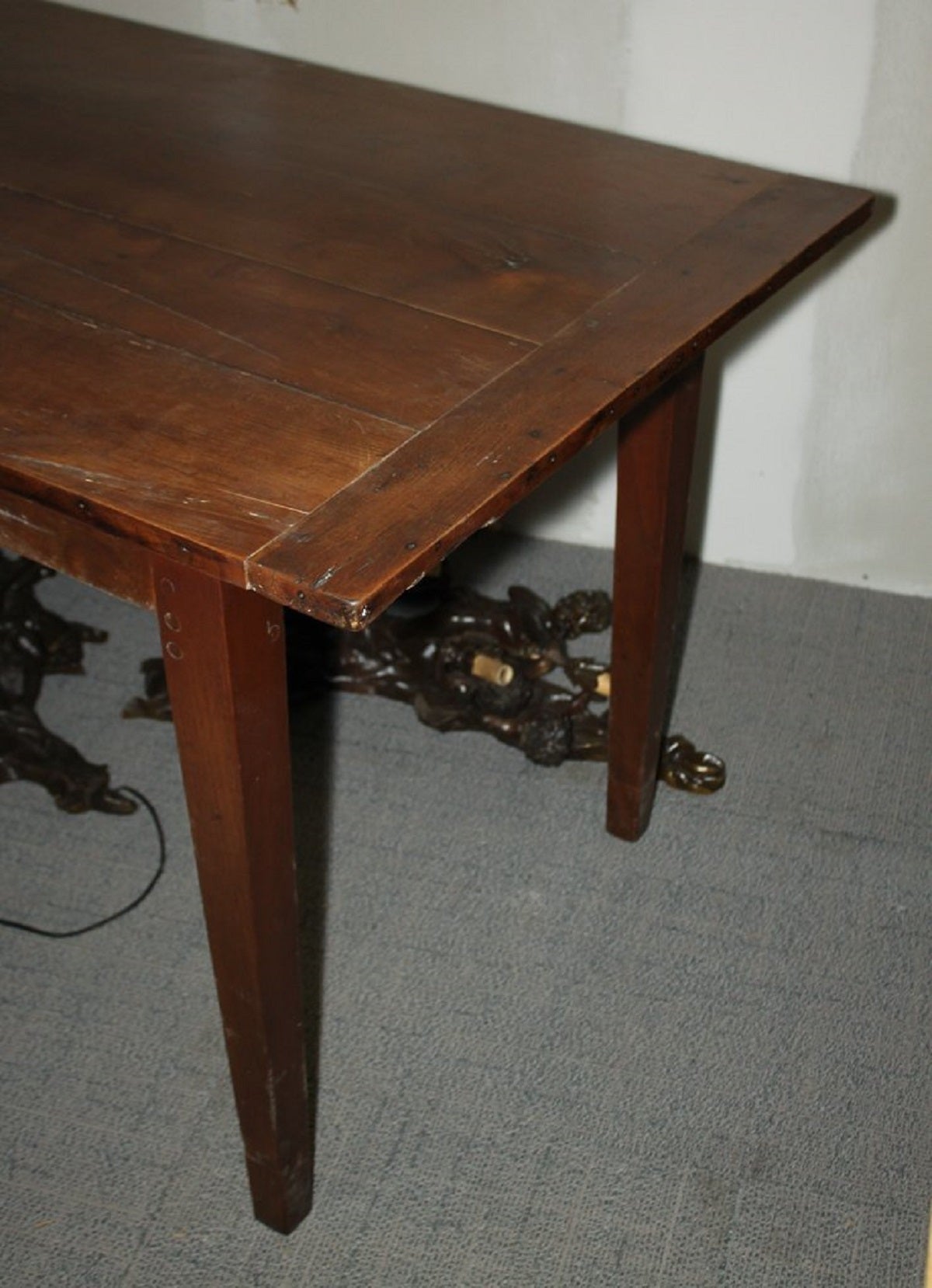 French Walnut Farm or Work Table, 18th Century In Excellent Condition In Savannah, GA