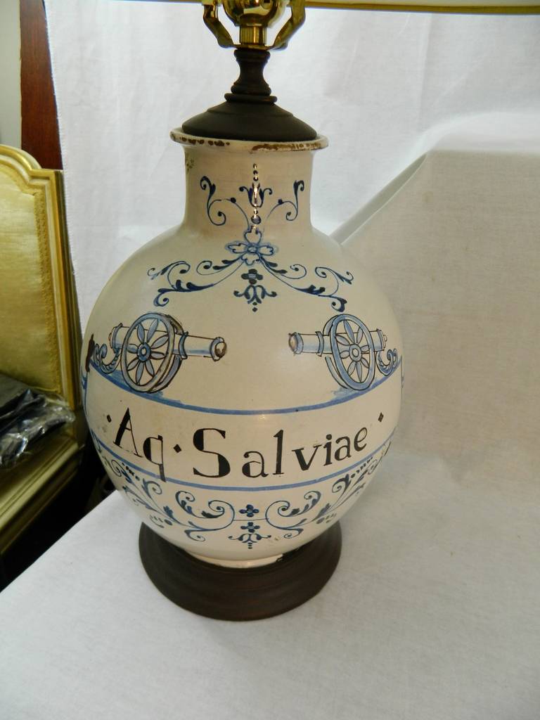 Porcelain 20th Century French Hand Painted Table Lamp on a Wood Base For Sale