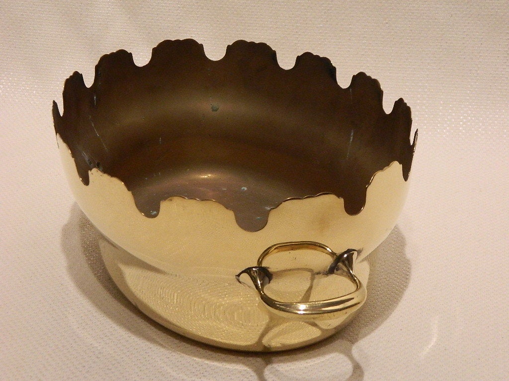 French Brass Two-Handled Rafraichissoir, Wine Rinser or Jardinniere, Circa 1800s In Excellent Condition In Savannah, GA